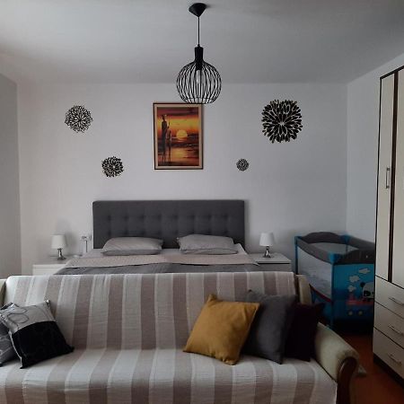 Holiday Home Stella Vrdnik Esterno foto