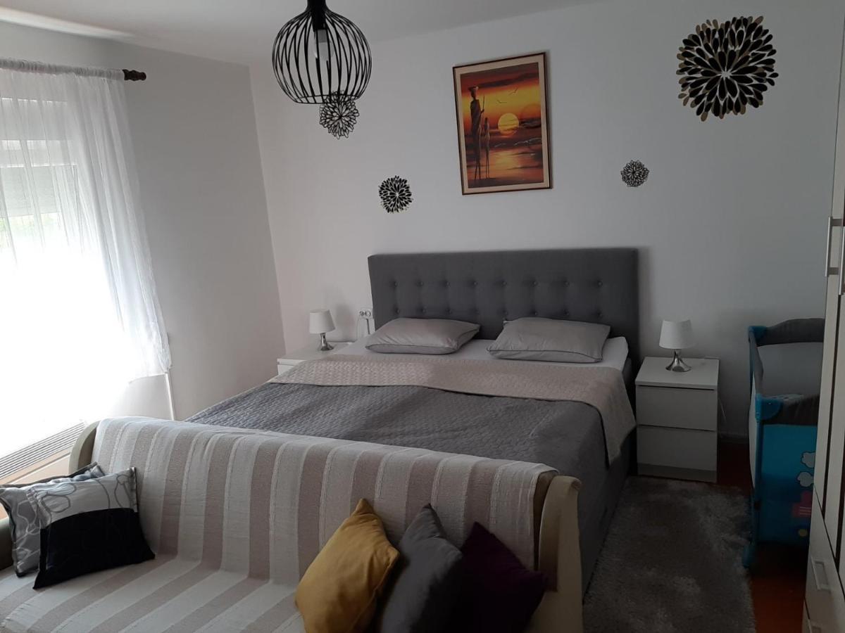 Holiday Home Stella Vrdnik Esterno foto
