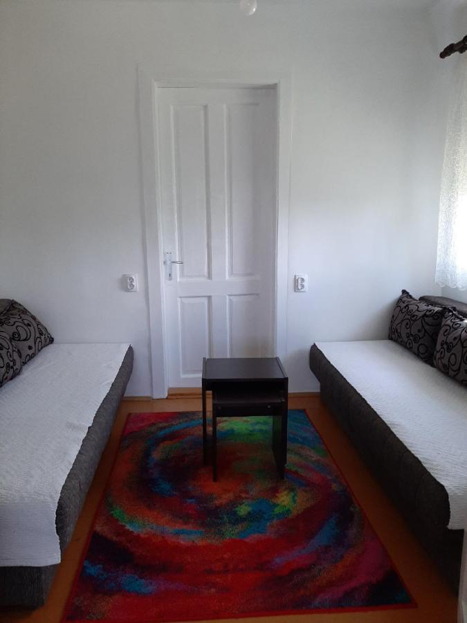 Holiday Home Stella Vrdnik Esterno foto