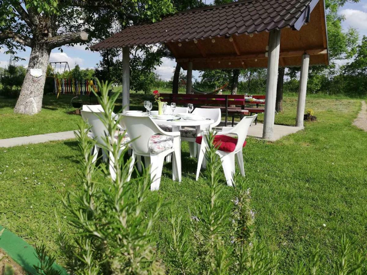 Holiday Home Stella Vrdnik Esterno foto